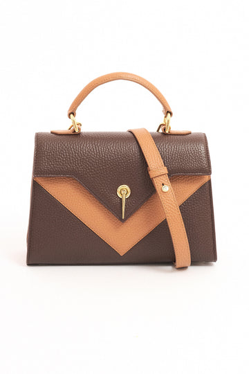 Delta Fold Dame