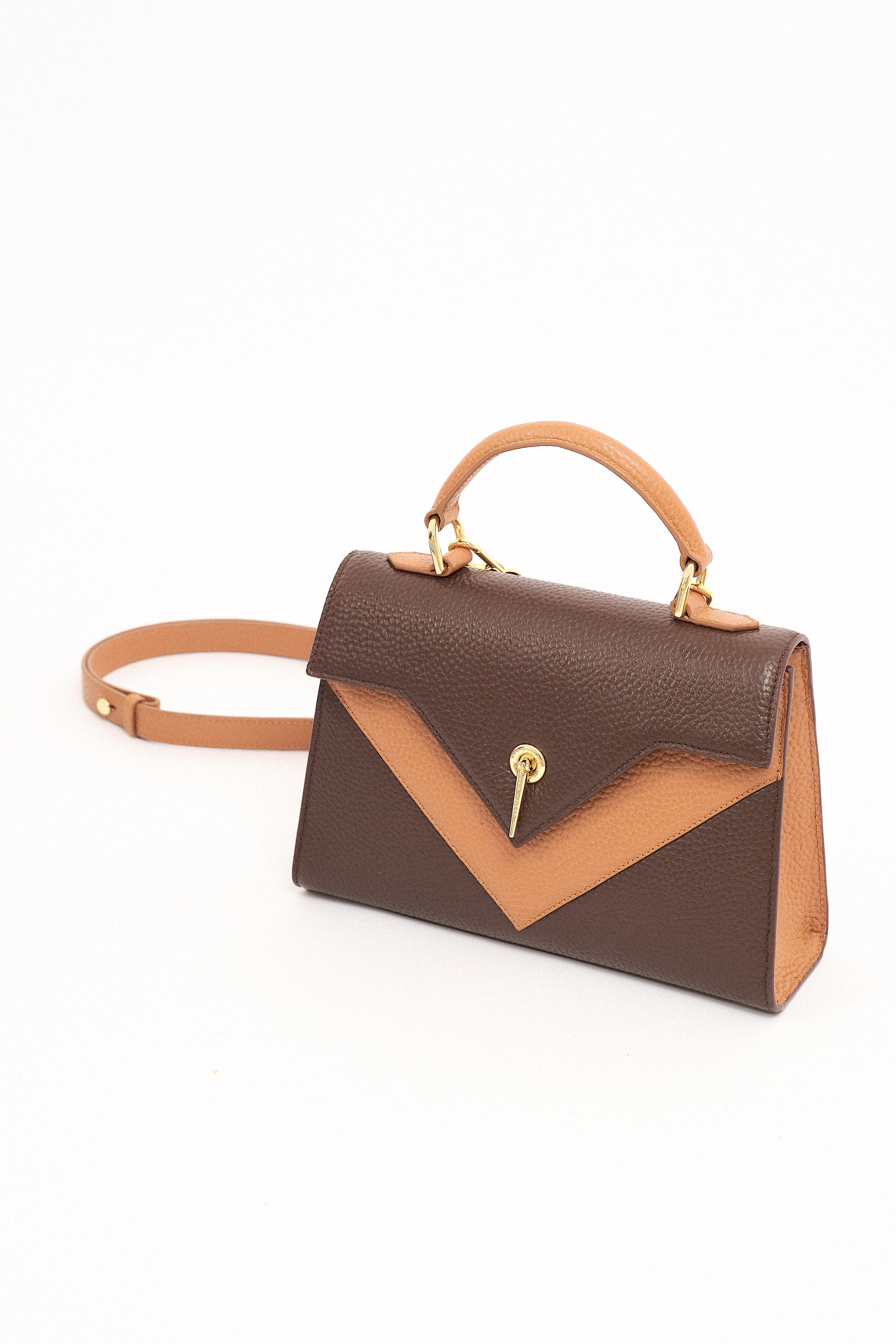 Delta Fold Dame