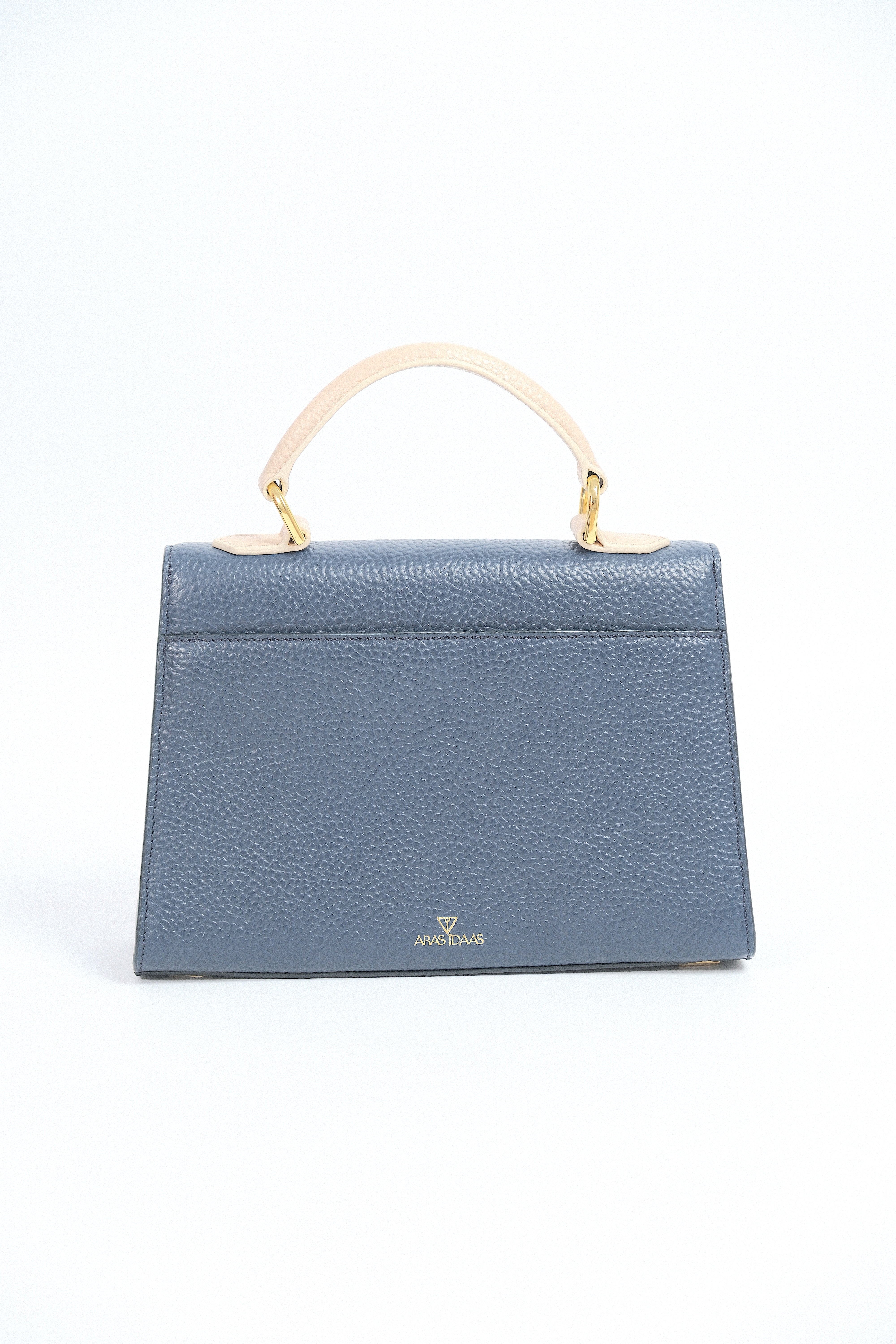 Delta Fold Dame
